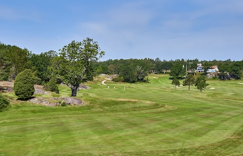 Nyklippt fairway på Strömstad golfklubb